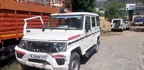 दौसा. पुलिसकर्मियों को जान से करने का प्रयास, पुलिस की गाड़ी को दो बार मारी टक्कर