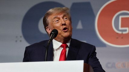 Donald Trump se burla de Joe Biden: "¿Alguien cree que va a llegar a la puerta de salida?"