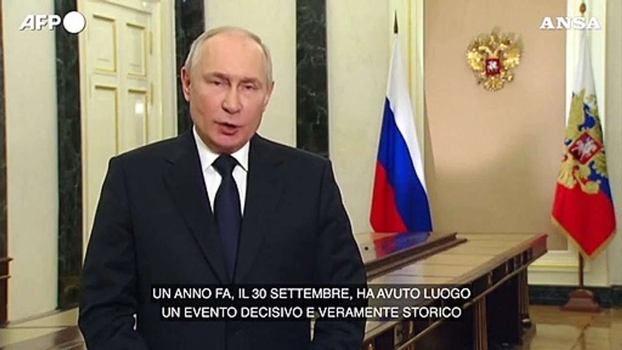 Putin celebra la "riunificazione di 4 regioni alla Russia"