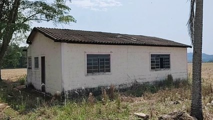 Download Video: CASA ABANDONADA COM ALGO MUITO ESTRANHO DENTRO