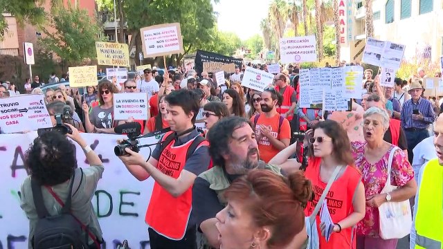 Vecinos del entorno de Ermita del Santo vuelven a salir a la calle contra la especulación