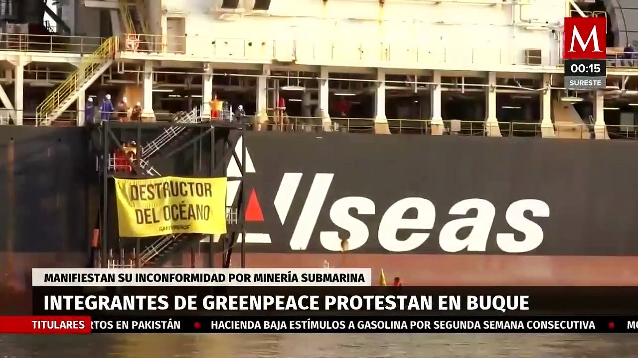 Integrantes de Greenpeace protestan por minería submarina