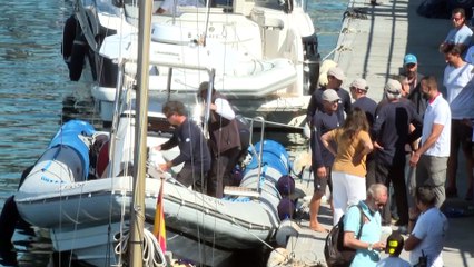 Don Juan Carlos disfruta de su segundo día de regatas en Sanxenxo
