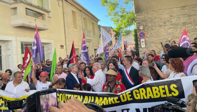 Au cœur de la marche contre l'extrême-droite avec René Revol, maire de Grabels, et Nathalie Oziol, députée de l'Hérault