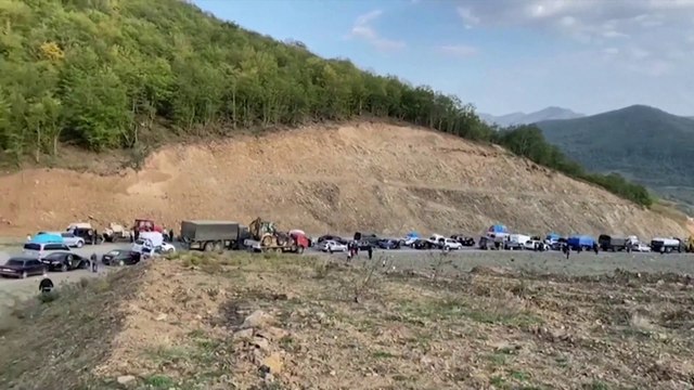 هروب أرمني جماعي من كاراباخ خوفا من الإبادة الجماعية