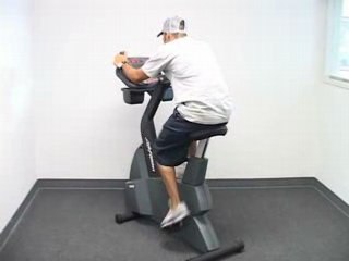 Global Fitness - Life Fitness 9500 Upright Bike - Equipment