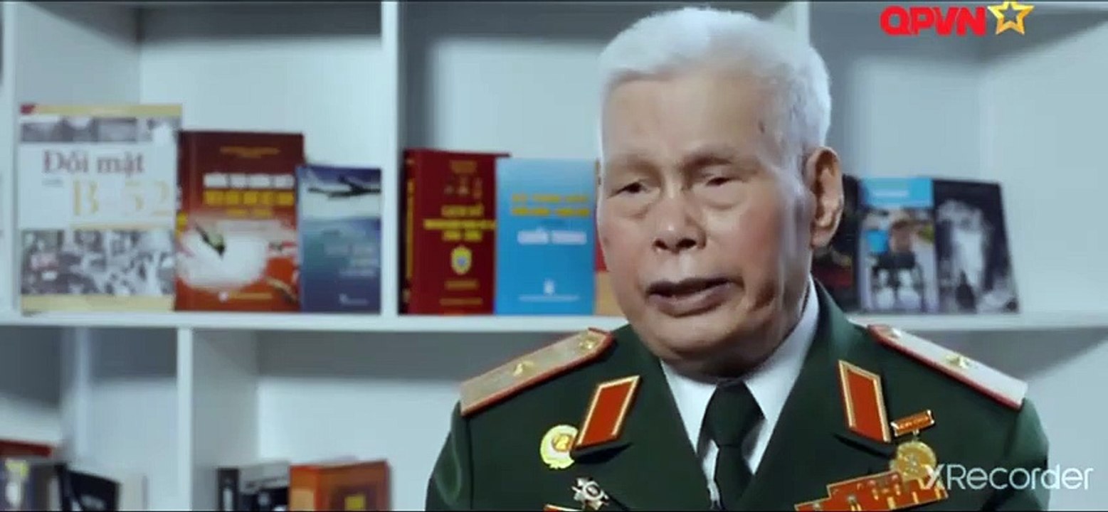 Đôi' mặt với pháo đài bay B52. Tập 1