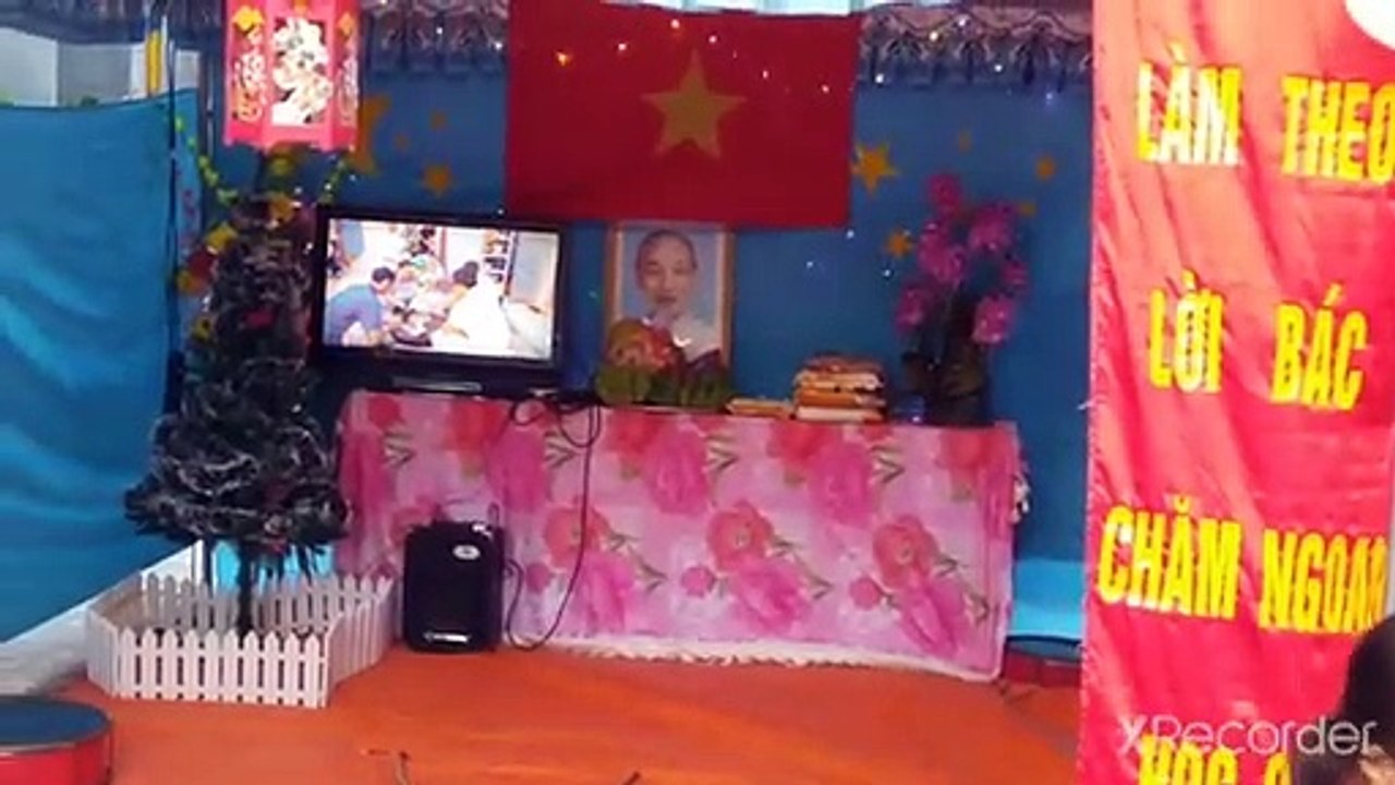 Đang hoàn tất các công đoạn cuối cùng để chuẩn bị cho các cháu đón Tết Trung thu 2020