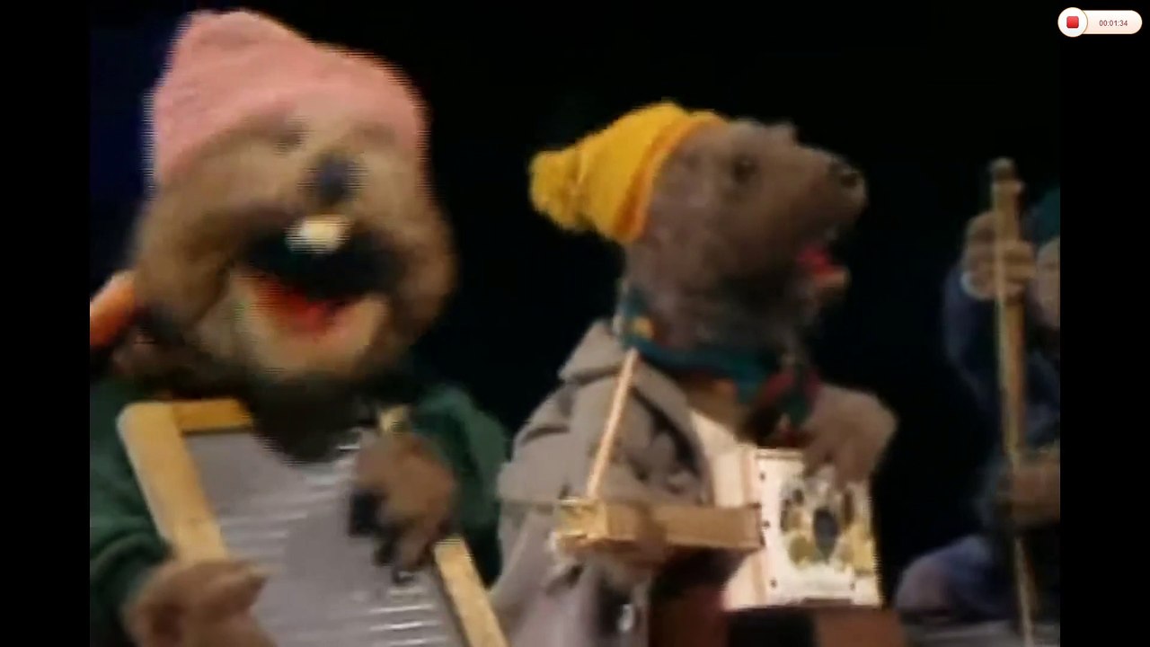 Emmett Otter's Jug Band Playing to all back on their instrments