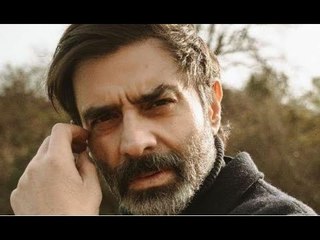 ¡Hay una serie legendaria que Cansel Elçin no puede quit@rse de la cabeza!