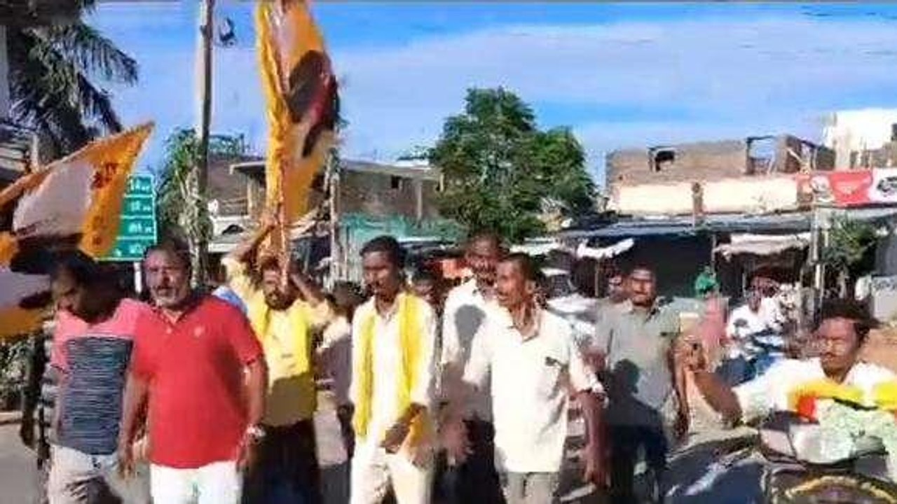 శ్రీ సత్యసాయి జిల్లా: పుట్టపర్తి నుండి తిరుమలకి టీడీపీ నాయకుల పాదయాత్ర