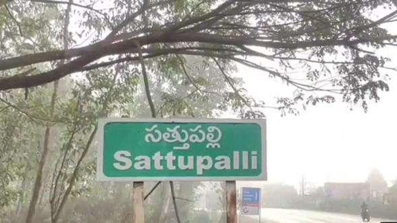 సత్తుపల్లి: ఘోర రోడ్డు ప్రమాదం.. బైక్- లారీ ఢీ