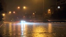 İstanbul’da beklenen sağanak yağış etkili oluyor