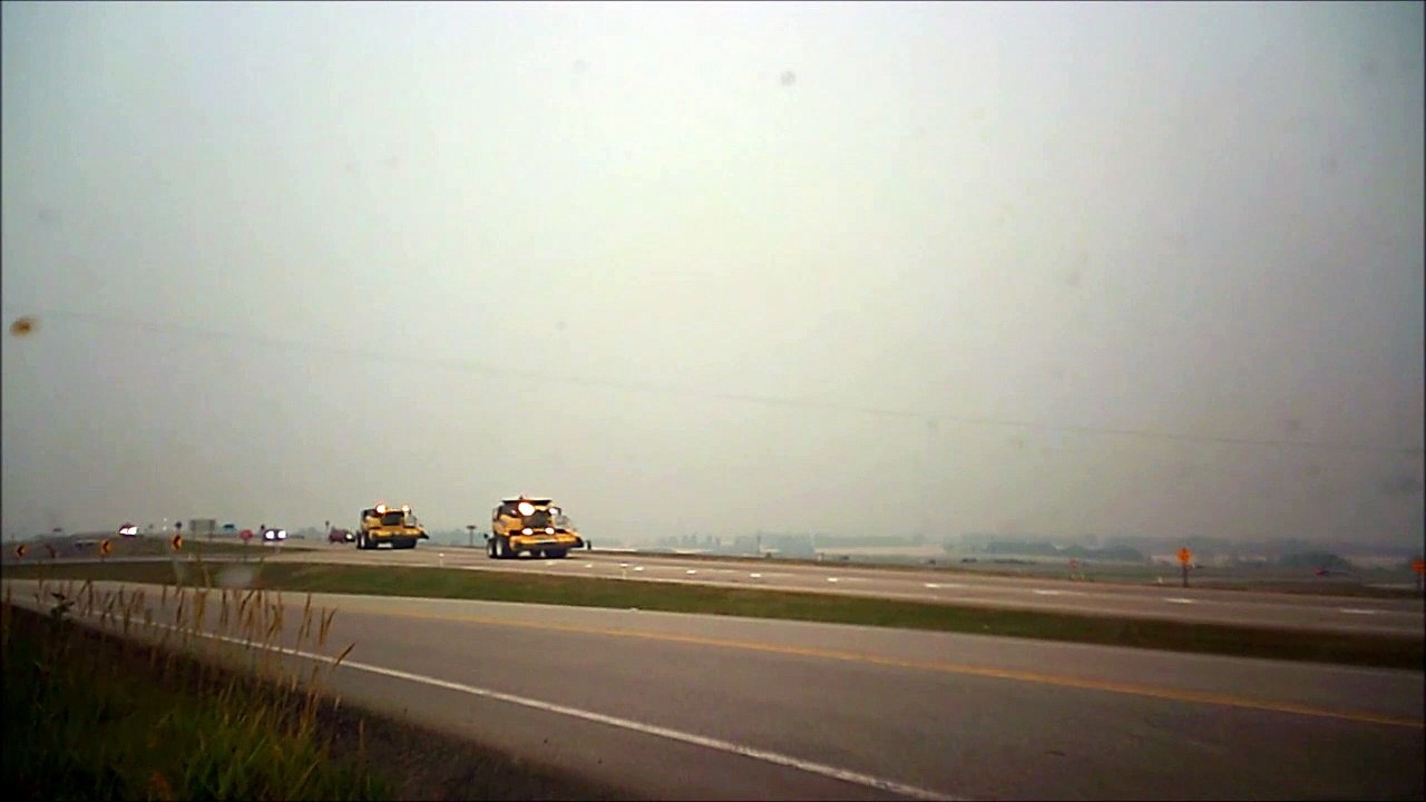 MCH 435 MEN AT WORK BIG MACHINE TRANSPORT.