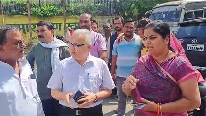 video- जर्जर रोड को लेकर उपायुक्त पर भड़कीं महापौर