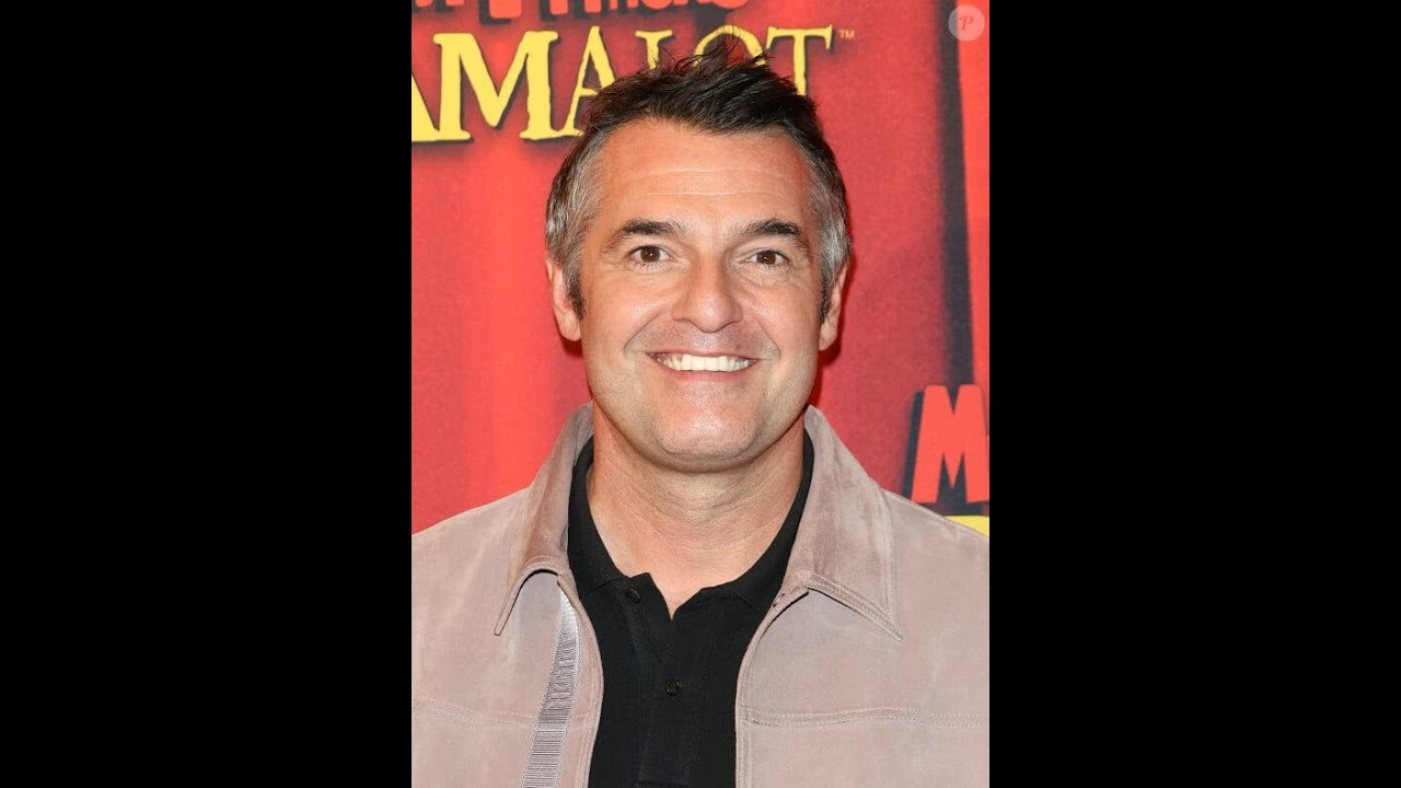 Arnaud Ducret et sa femme Claire Francisci fous d'amour, Helena Noguerra pimpante à la générale de