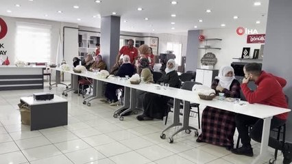 Türk Kızılay Ağrı Şubesi, Yaşlılar Haftası'nda sürpriz etkinlik düzenledi