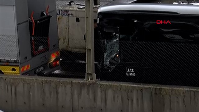 İki metrobüs çarpıştı