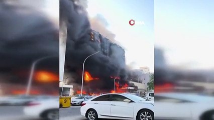 Riyad'da bir otelde yangın çıktı, 9 araç kullanılamaz hale geldi