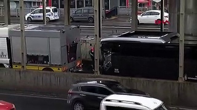 İstanbul'da metrobüs kazası: Yaralılar var