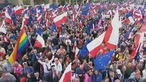 Zwei Wochen vor der Wahl Massenprotest gegen die Regierung in Polen