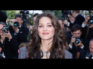 VIDEO: Marion Cotillard honorée par Maxim Nucci : Tour Eiffel, péniche et croisière nocturne pour so