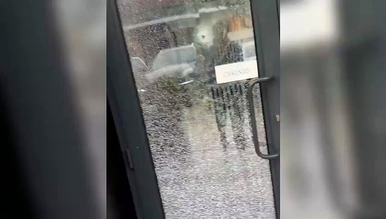 Une attaque armée a eu lieu sur le lieu de travail de Banu Parlak, qui a déclaré : « Si quelque chose m'arrive, Dilan et Engin Polat en seront responsables ».