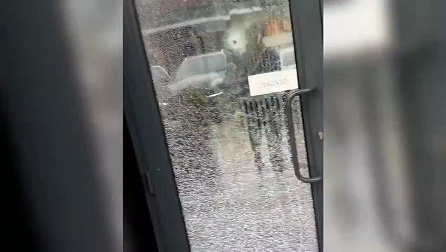 Une attaque armée a eu lieu sur le lieu de travail de Banu Parlak, qui a déclaré : « Si quelque chose m'arrive, Dilan et Engin Polat en seront responsables ».