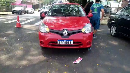 Homem quebra o braço após ser atropelado no Centro de Cascavel