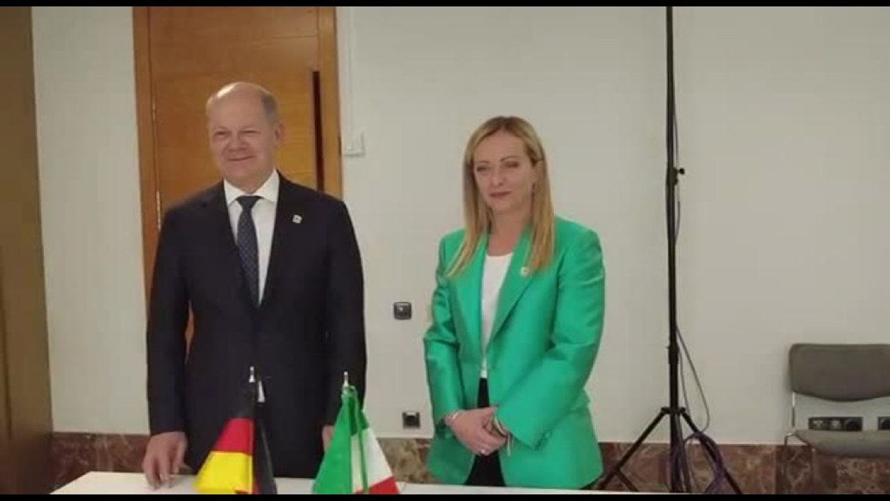Meloni e Scholz a Granada "soddisfatti" per l'intesa Ue sui migranti