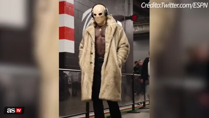 Watch: Browns’ Njoku suffers burns and wears mask to practice