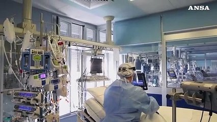 Ai medici 289 euro in piu', stop alle ore di lavoro "regalate"