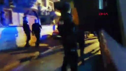 Düğünde silah atan magandalar kendilerini uyaran polislere saldırdı