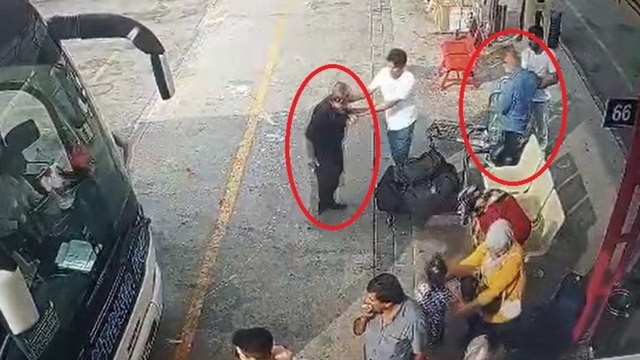 Kavga eden iki yolcu aynı anda kalp krizi geçirdi