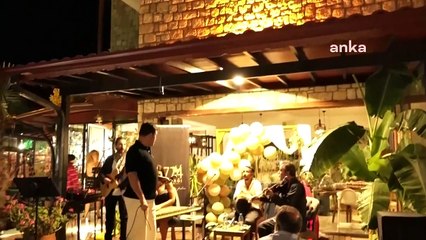 Tamer Levent'in Sanata Evet Platformu Edremit'te Sanat Geceleri Düzenledi