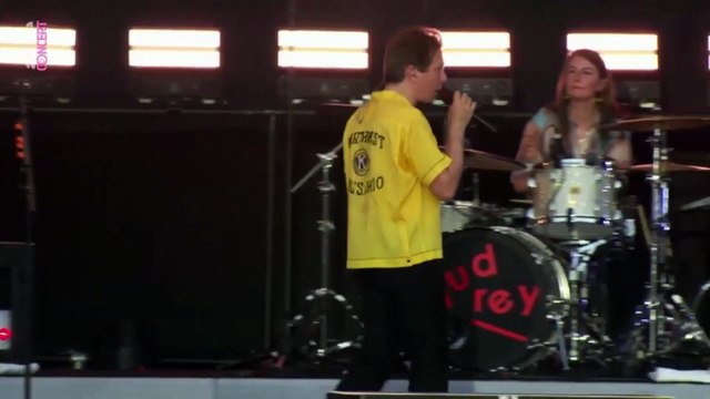 Franz Ferdinand et Clara Luciani chantent Summer Wine (Musilac 2023)