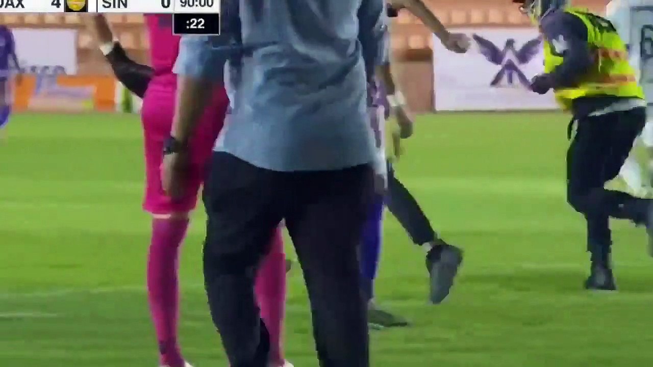 Quand le 12ème joueur du match est un chien... Bon joueur de foot