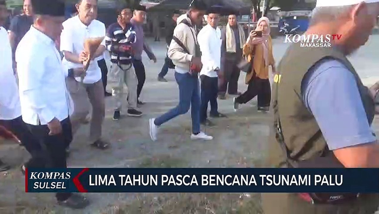 Lima Tahun Pasca Bencana Tsunami Palu Warga Ziarah Ke Lokasi Pemakaman Massal