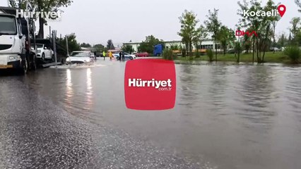 Kocaeli’de sağanak: alt geçidi su bastı, yollar göle döndü