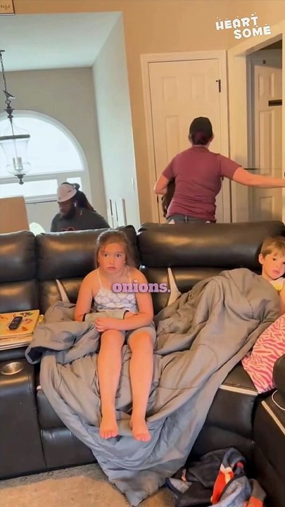 Touching Moment: Mom Surprises Kids with New Puppy After Losing Their Beloved Pet ❤️ || Heartsome 