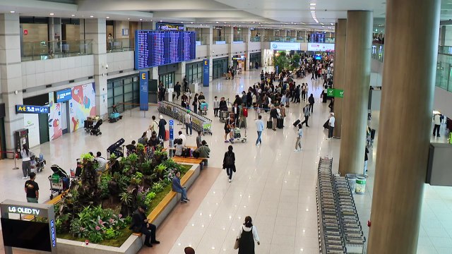 다시 일상으로 ...연휴 하루 남기고 10만 명 인천공항 입국 / YTN