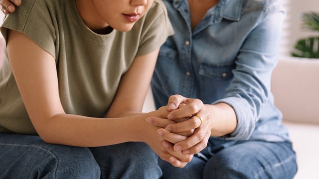 Une mère passe à tabac deux collégiens pour venger son fils , victime de harcèlement