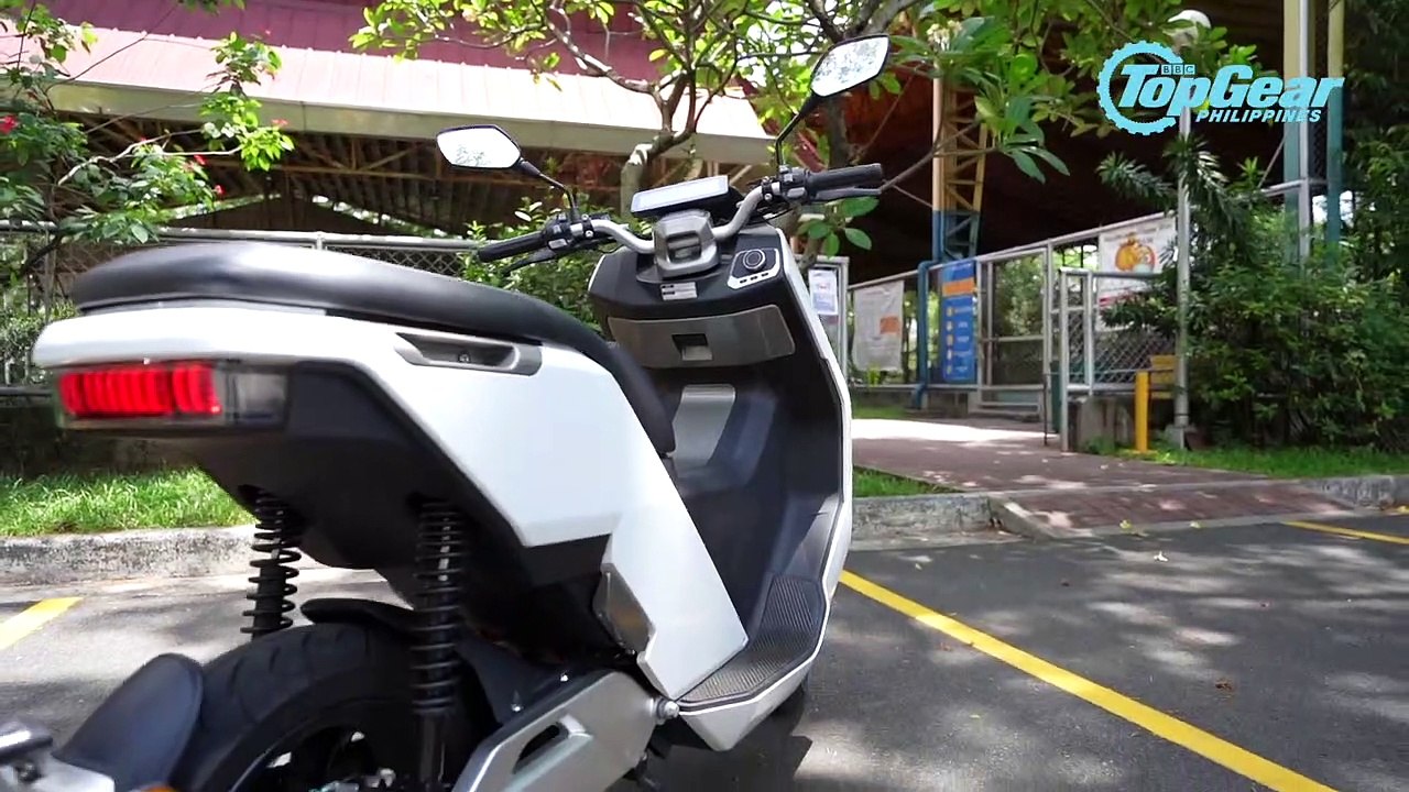 Ecooter E5 review_ How efficient is it versus a gasoline-powered scooter_ _ Top Gear Philippines