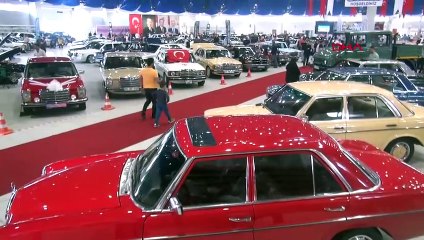 Le festival des voitures classiques a attiré une grande attention à Isparta