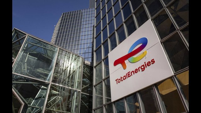 VIDEO: TotalEnergies visé par une plainte au pénal pour des projets pétroliers