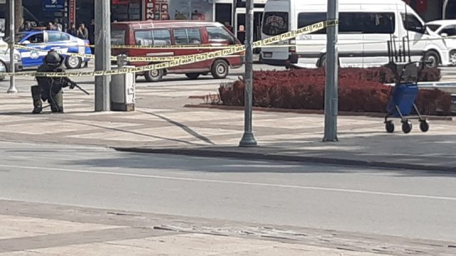 Denizli’de kentin göbeğinde bomba alarmı, film izler gibi izlediler