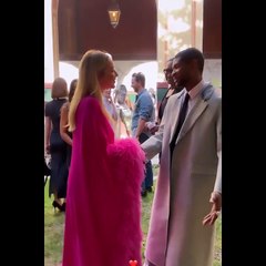Hadise, dünyaca ünlü şarkıcı Usher ile ayaküstü sohbet etti