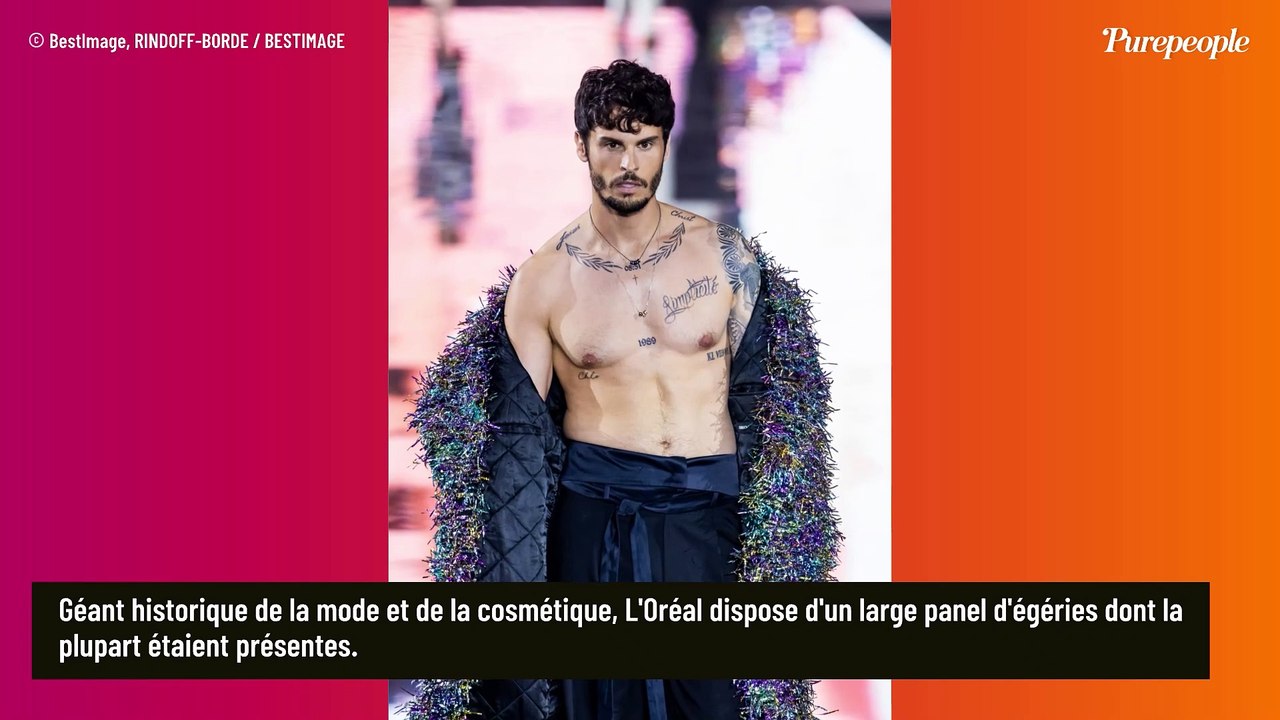 PHOTOS Eva Longoria bombesque en décolleté à plumes, elle retrouve une ancienne héroïne de Gossip Girl !