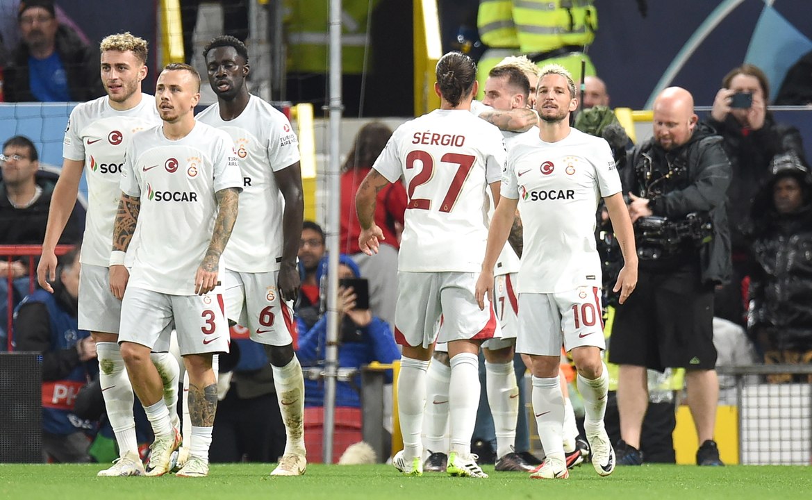 Antony in contention for Galatasaray match - Ten Hag