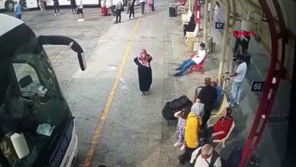 Deux passagers qui se battaient à la gare routière ont eu une crise cardiaque en même temps ! Quelqu'un a perdu la vie